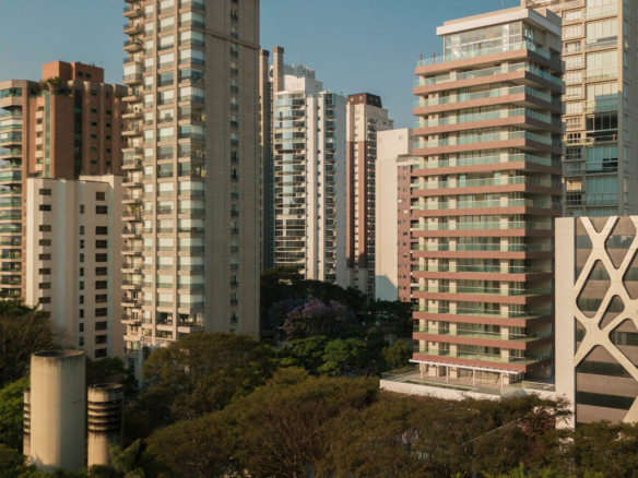 Curitiba 381- Atendimento Especializado (11) 4116-9995 | 98026-0864