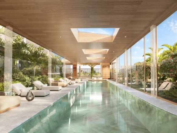 Piscina com raia do Eden West