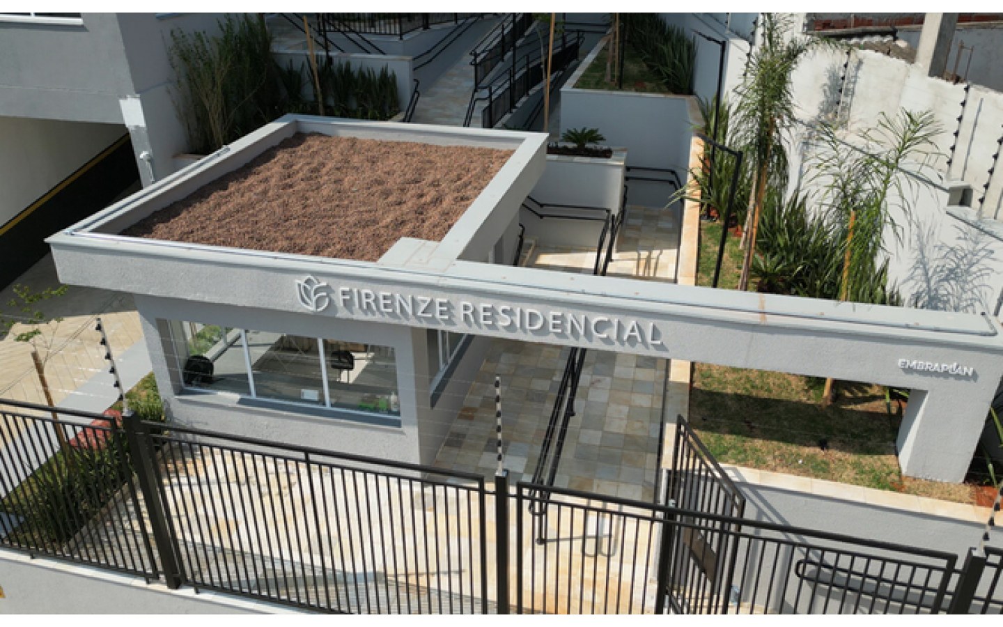 Foto real da portaria pronta do Firenze Residencial em Osasco