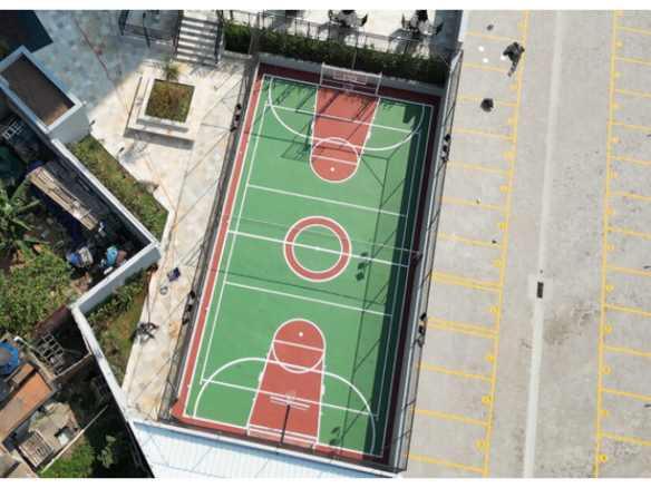 Foto real da quadra poliesportiva entregue no Firenze Residencial
