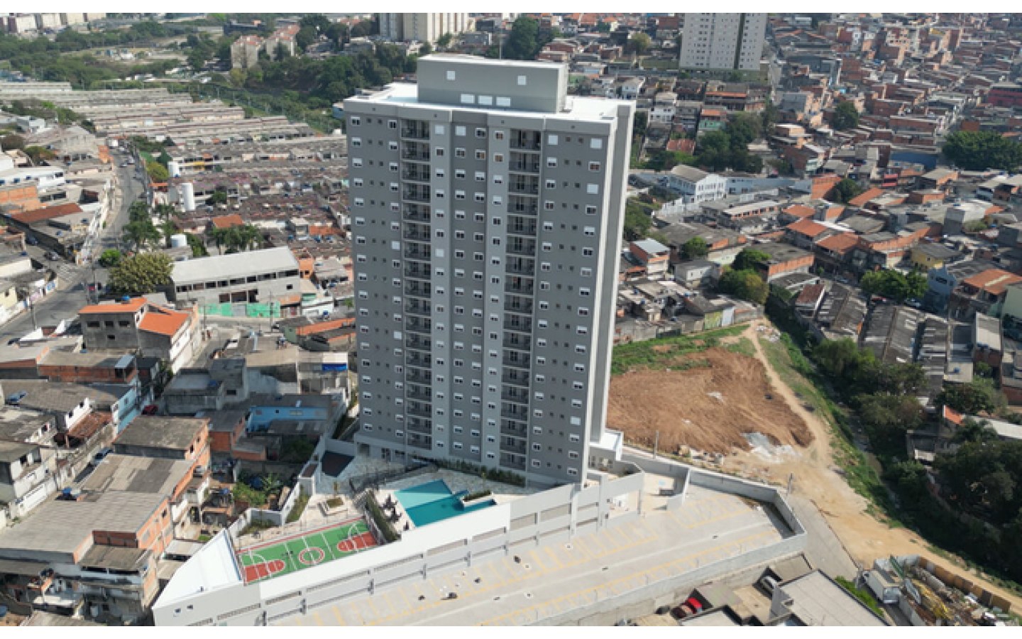 Foto real da torre pronta do Firenze Residencial em Osasco