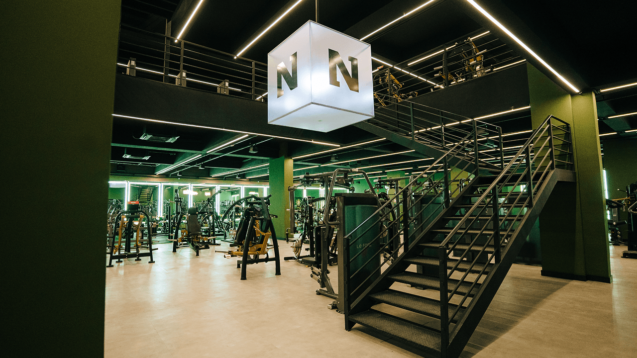 Fachada da unidade NitroGym Granja Viana próxima ao The Square Open Mall