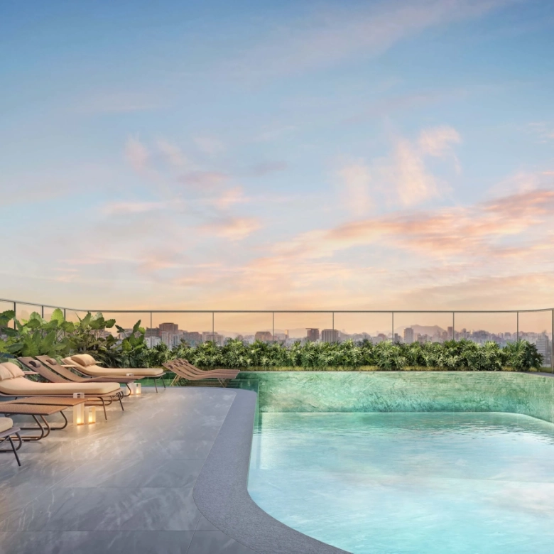 Perspectiva da piscina descoberta do Epic Apartments