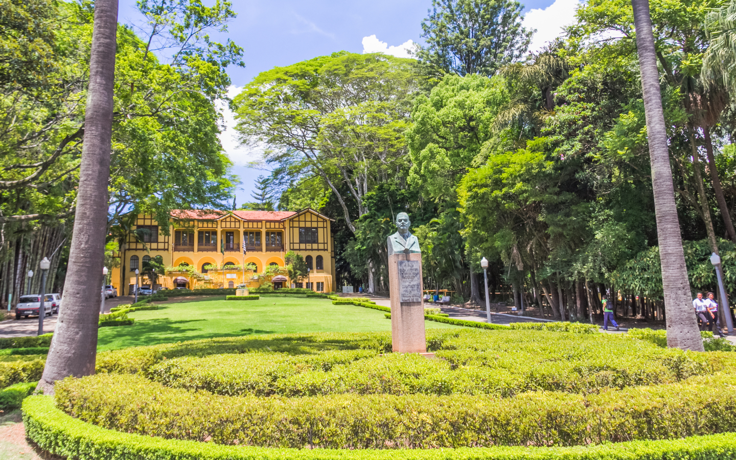 Área verde e edificações do Parque da Água Branca, próximo a Perdizes
