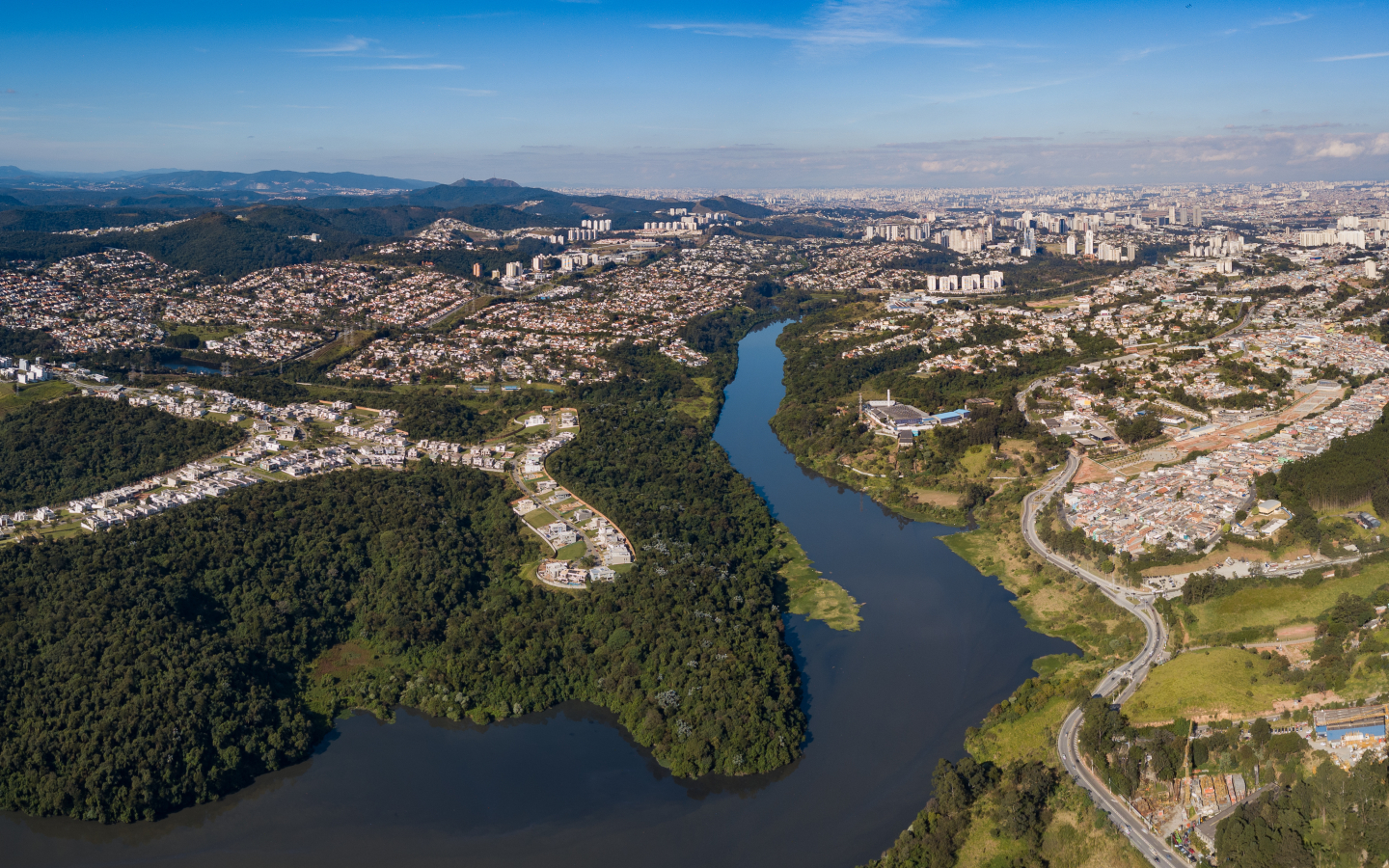 Vista aérea de Santana de Parnaíba na região de Alphaville e Tamboré