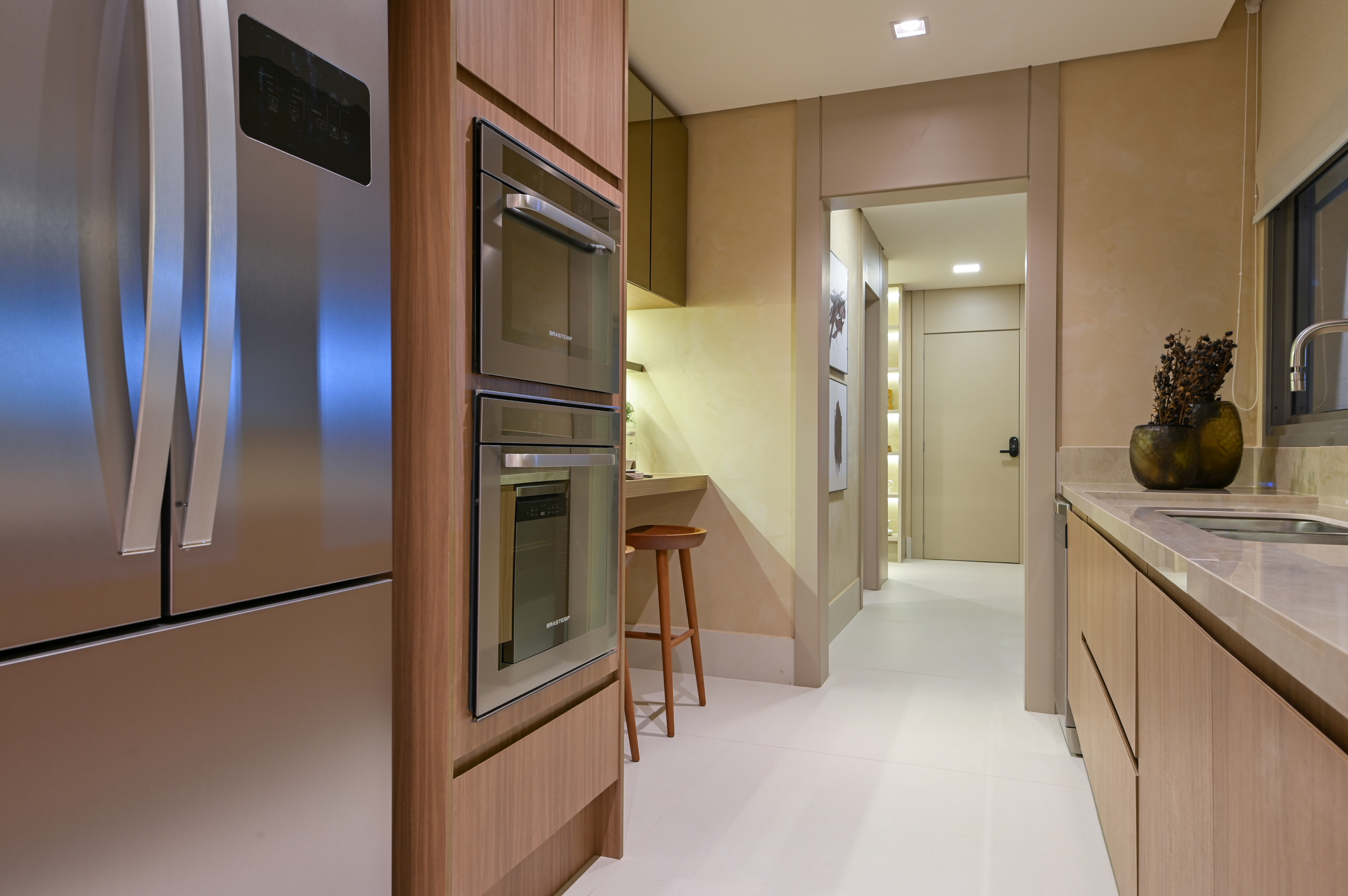 Cozinha do decorado, vista 3 — Brisea Moema