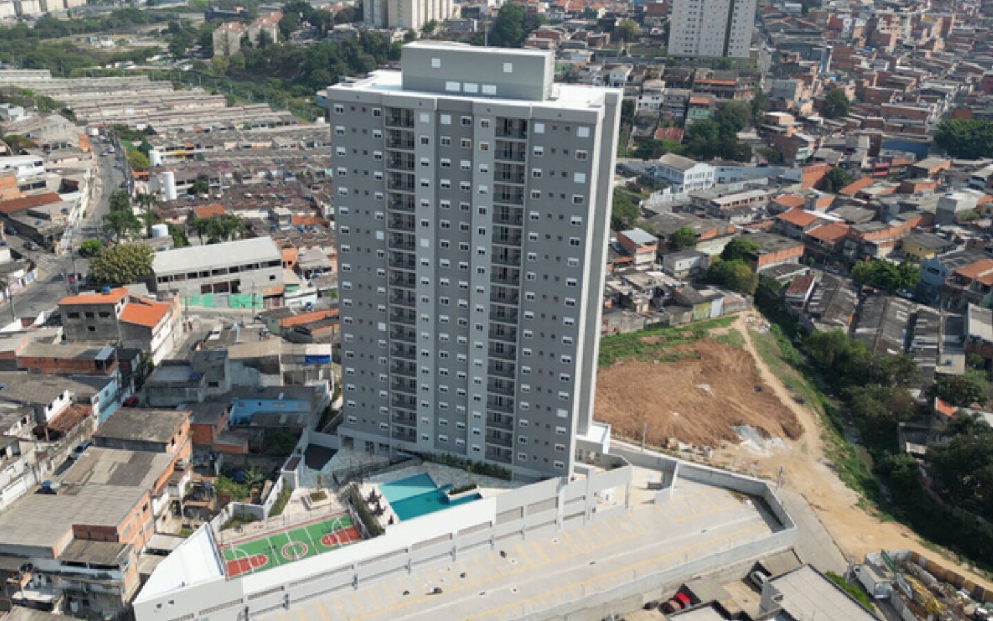 Foto real da torre pronta do Firenze Residencial em Osasco