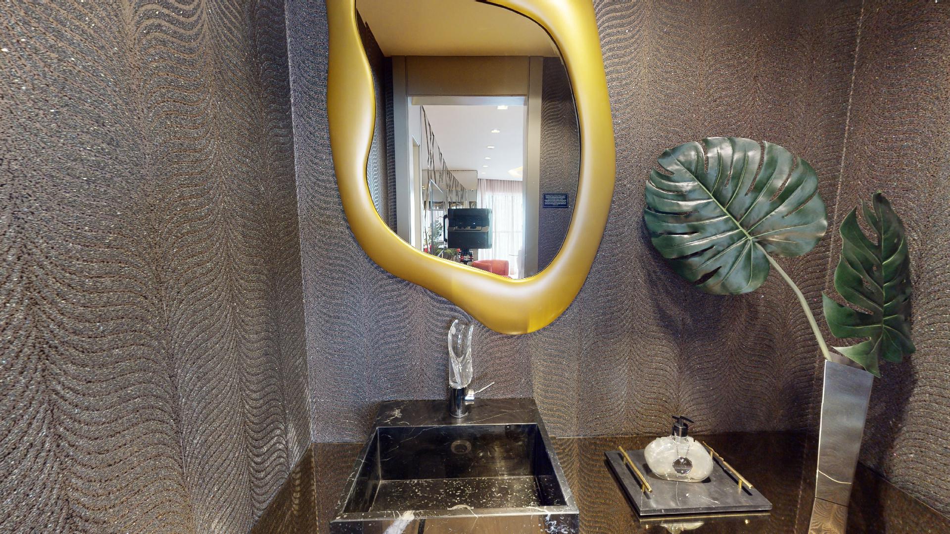 On The Sky Cyrela by YOO — Foto do Banheiro do Decorado de 161 m²