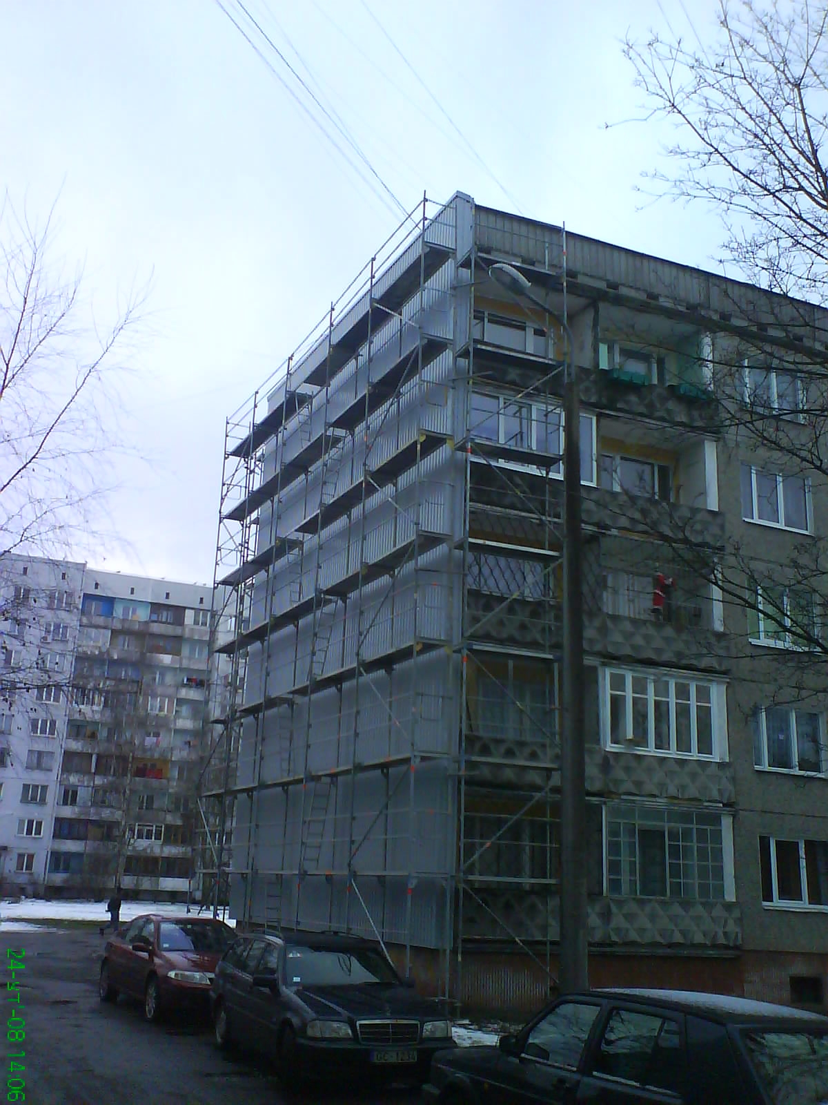 Edifício antigo em processo de renovação e retrofit