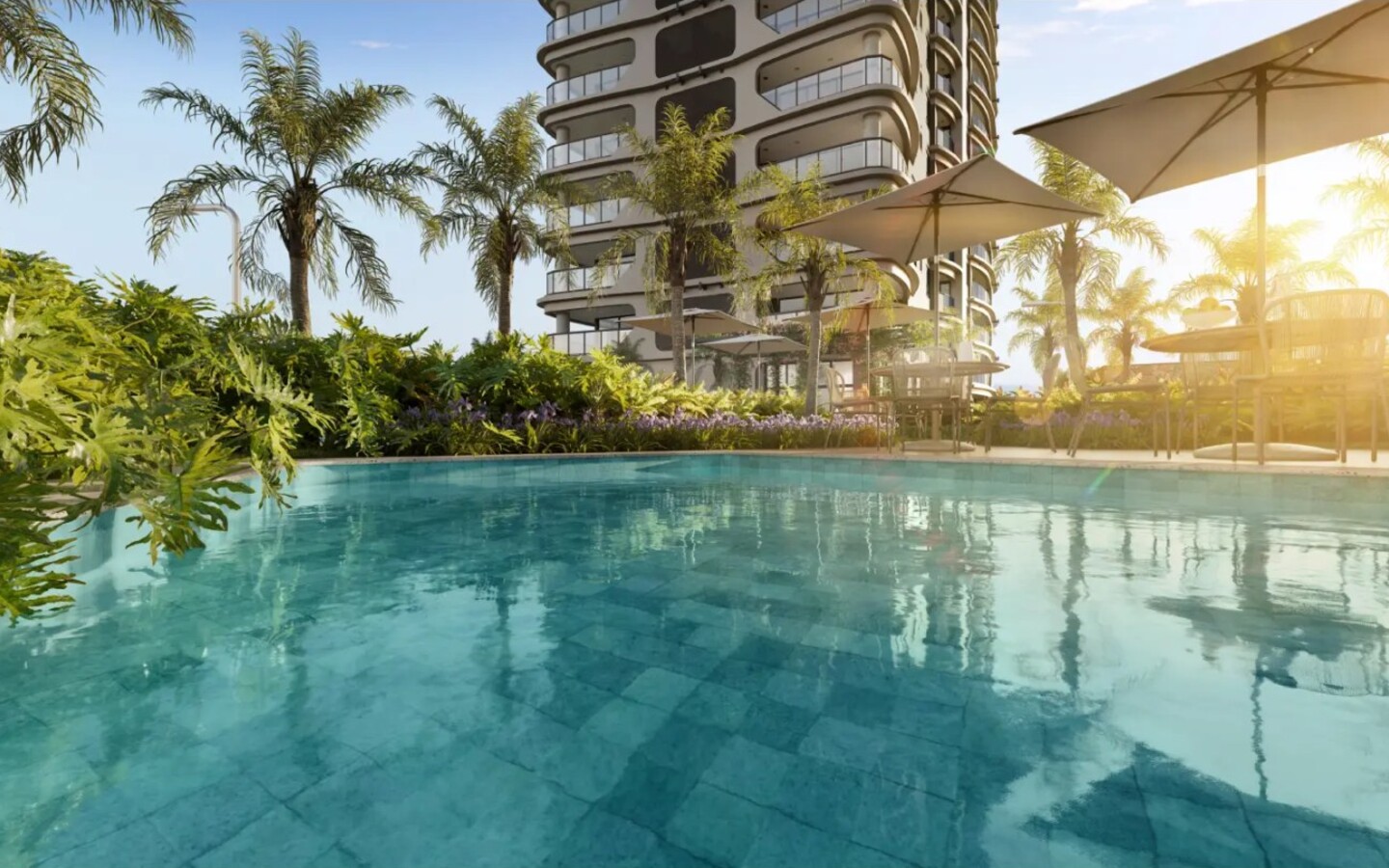 Square Design Residence em Alphaville — piscina externa com vista para a torre