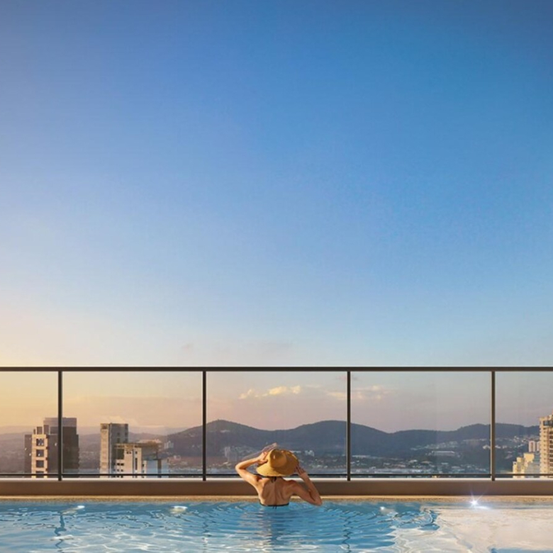 Terraço com piscina privativa da penthouse do Vista Alphagran