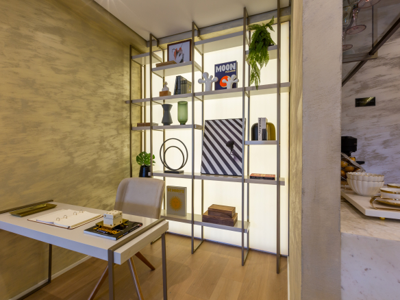 Eden Park by Dror | Eden West – Detalhe de estante e bancada do decorado de 134 m²