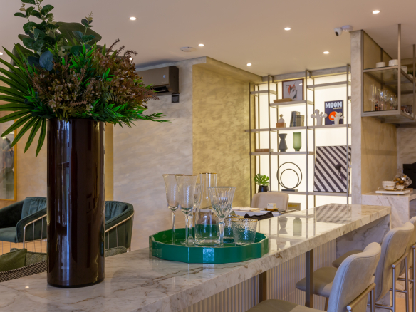 Eden Park by Dror | Eden West – Jantar e cozinha integrada do decorado de 134 m²